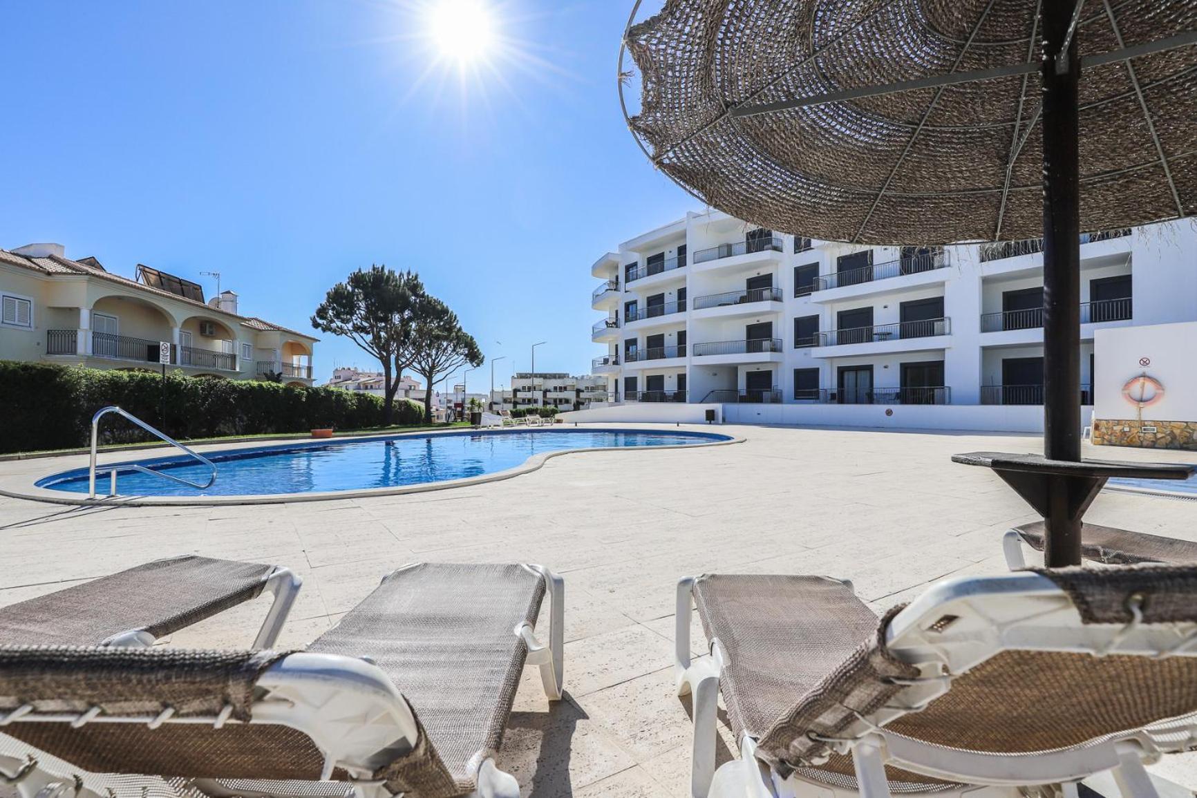 Charming Flat 10 Min Walk To Beach Apartment Albufeira Exterior photo